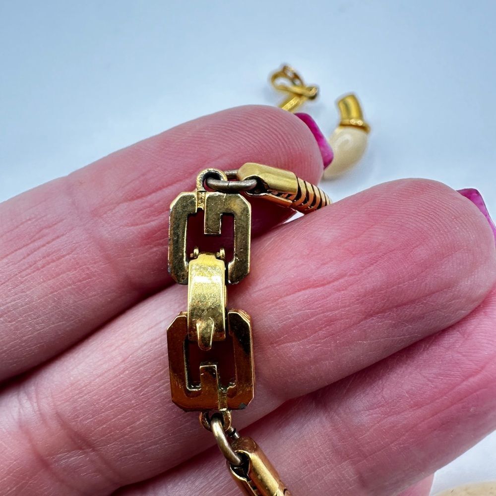 RARE VTG 1977 genuine Givenchy earrings and collar necklace set in gold tone! - Picture 7 of 16
